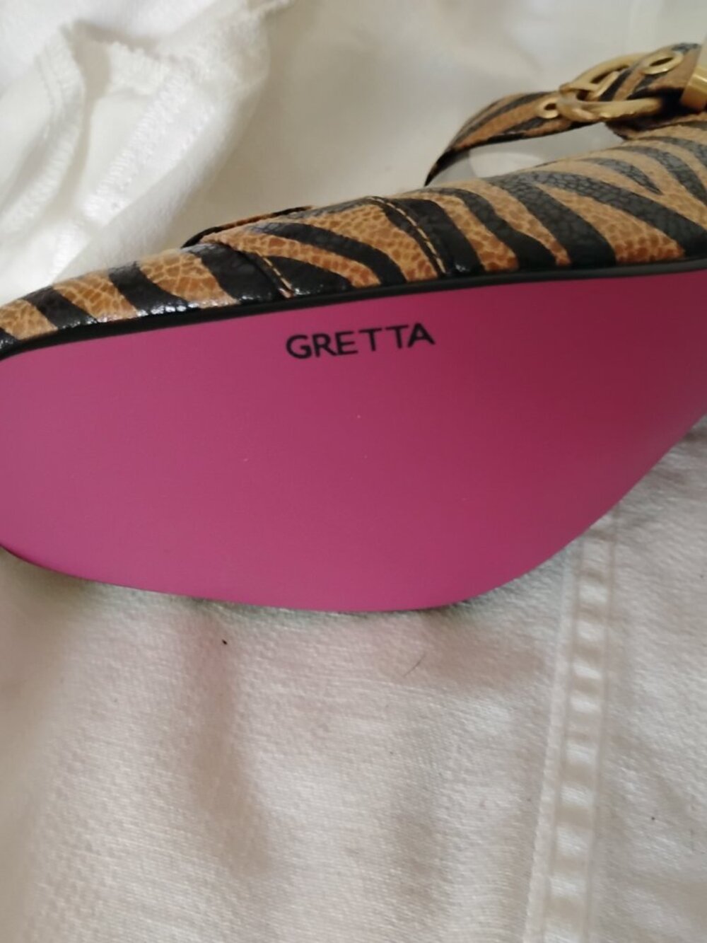 Gretta sz 8  open toe sling pumps.  Black and tan striped animal motif. - Picture 3 of 8